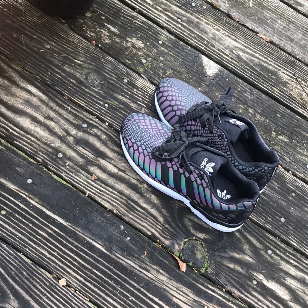 My friend gave them to me and they don’t fit me.